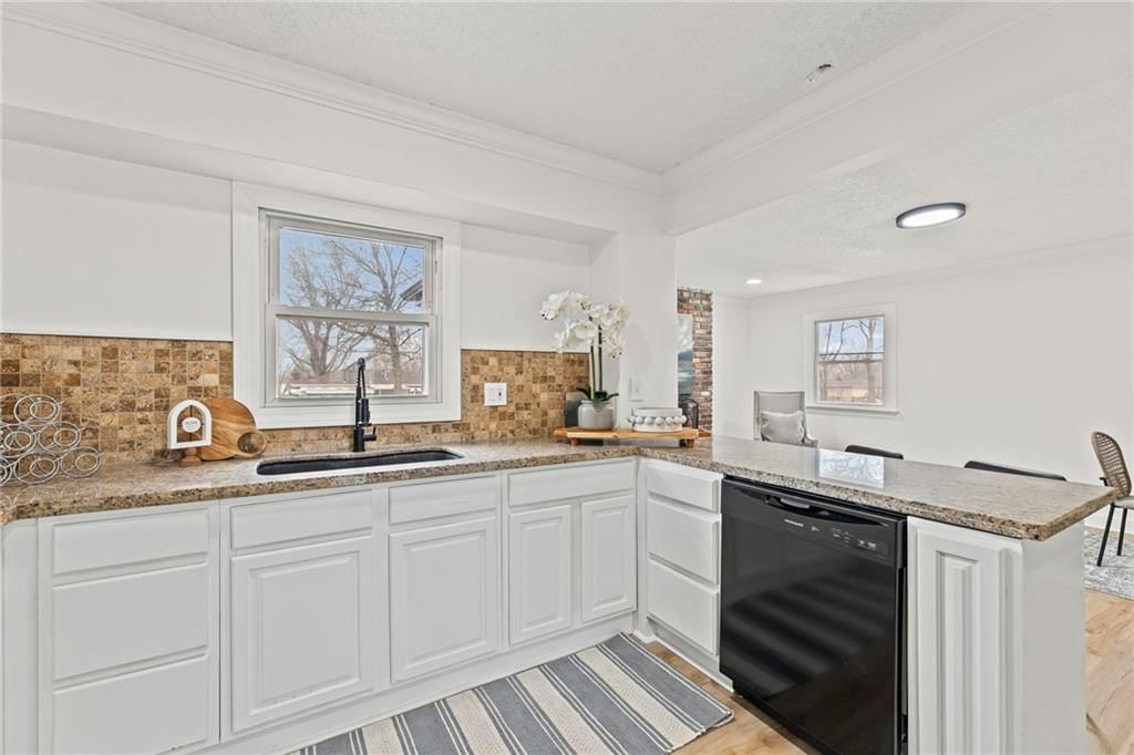 13801 Lowell Avenue — photo 10