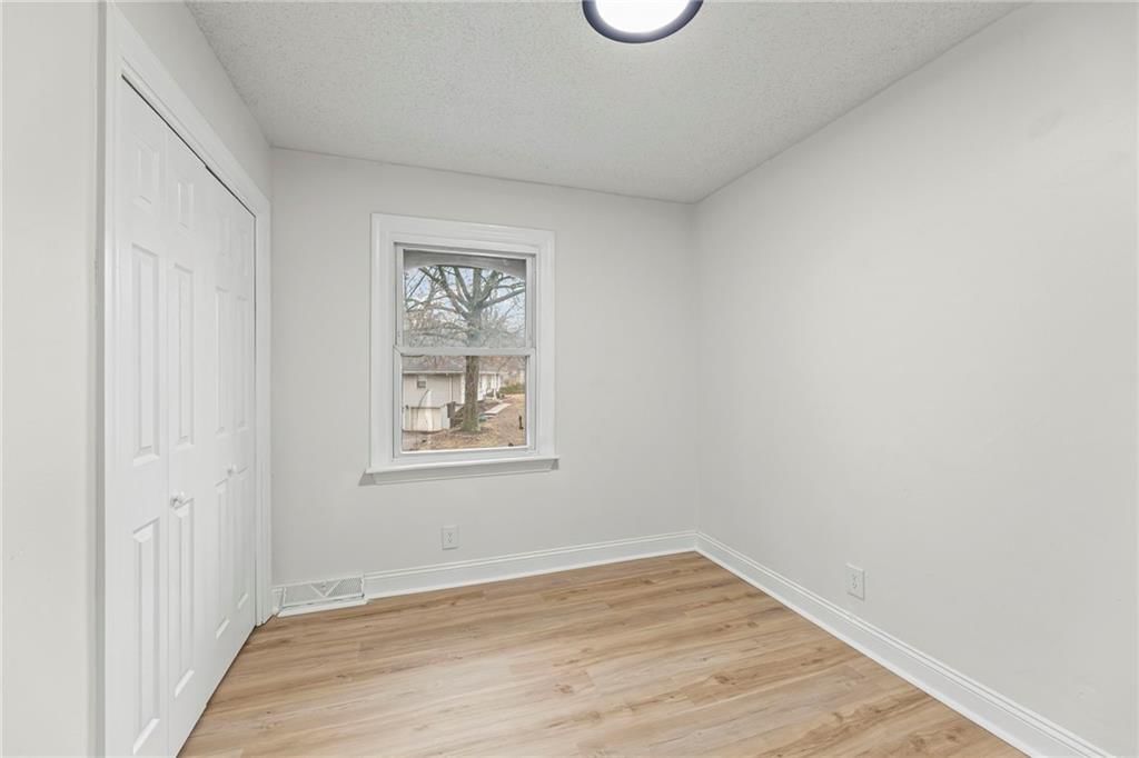13801 Lowell Avenue — photo 15