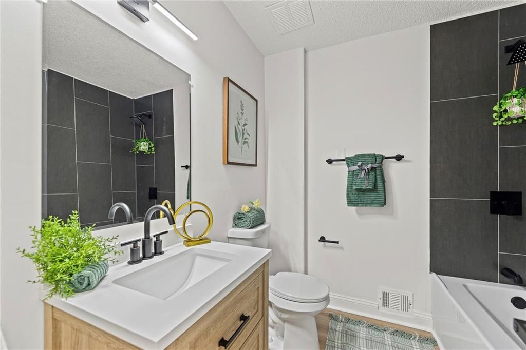 13801 Lowell Avenue — photo 16