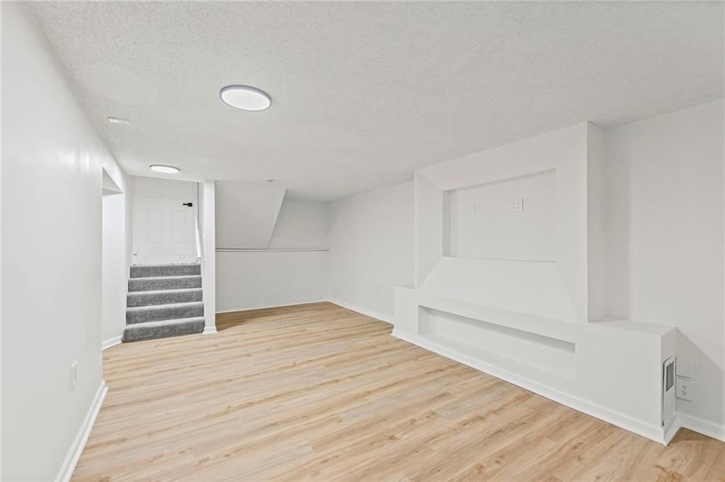 13801 Lowell Avenue — photo 17