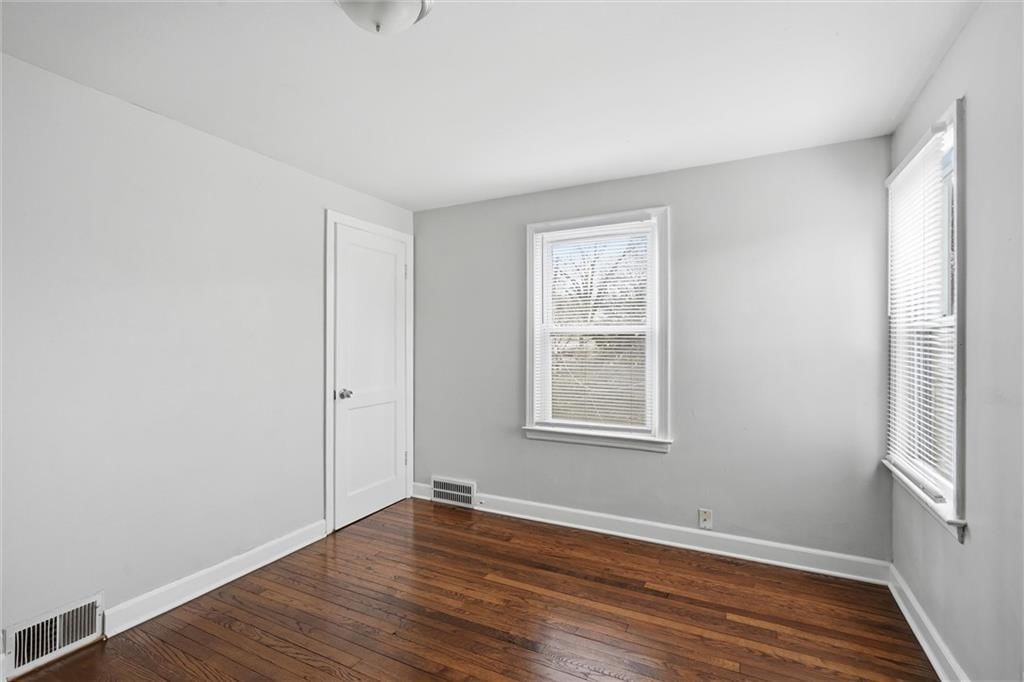 8324 Belleview Avenue — photo 12