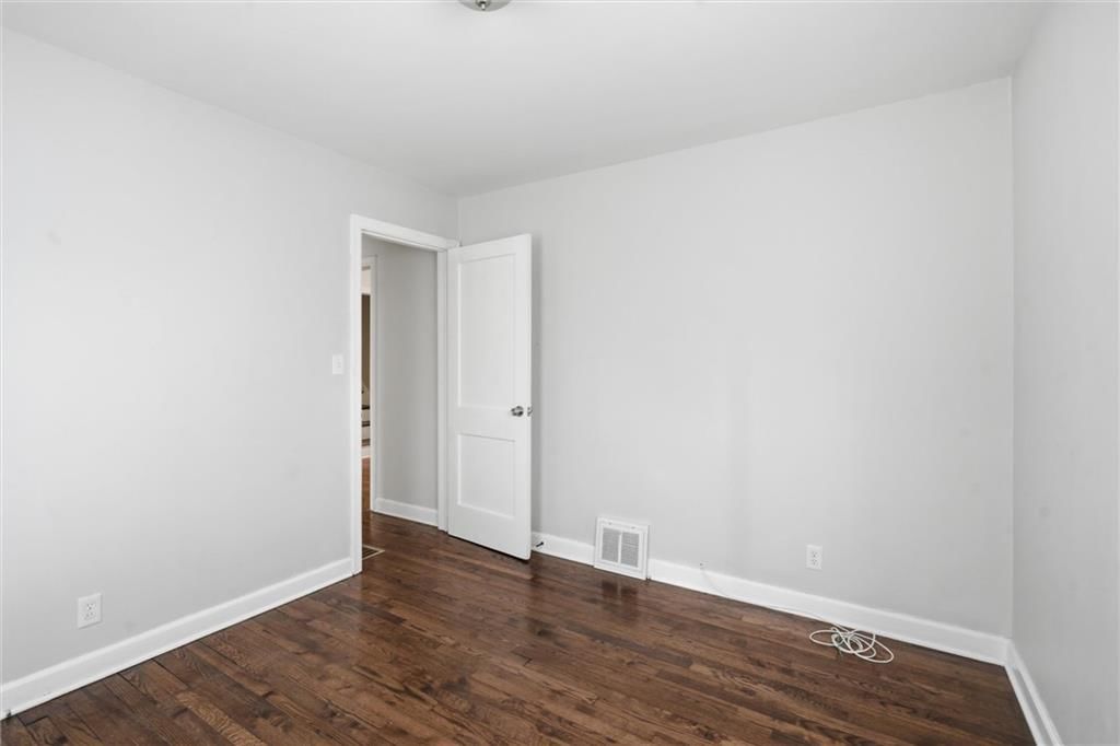 8324 Belleview Avenue — photo 15