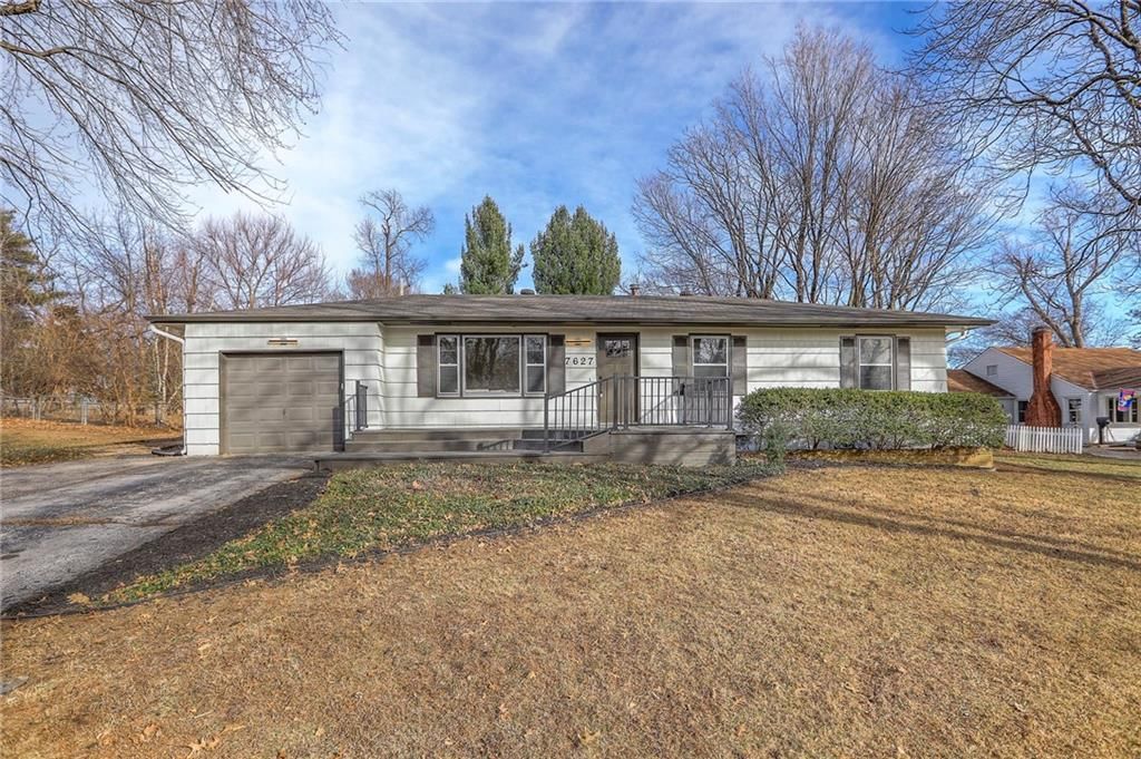 7627 Pawnee Street, Prairie Village, KS
