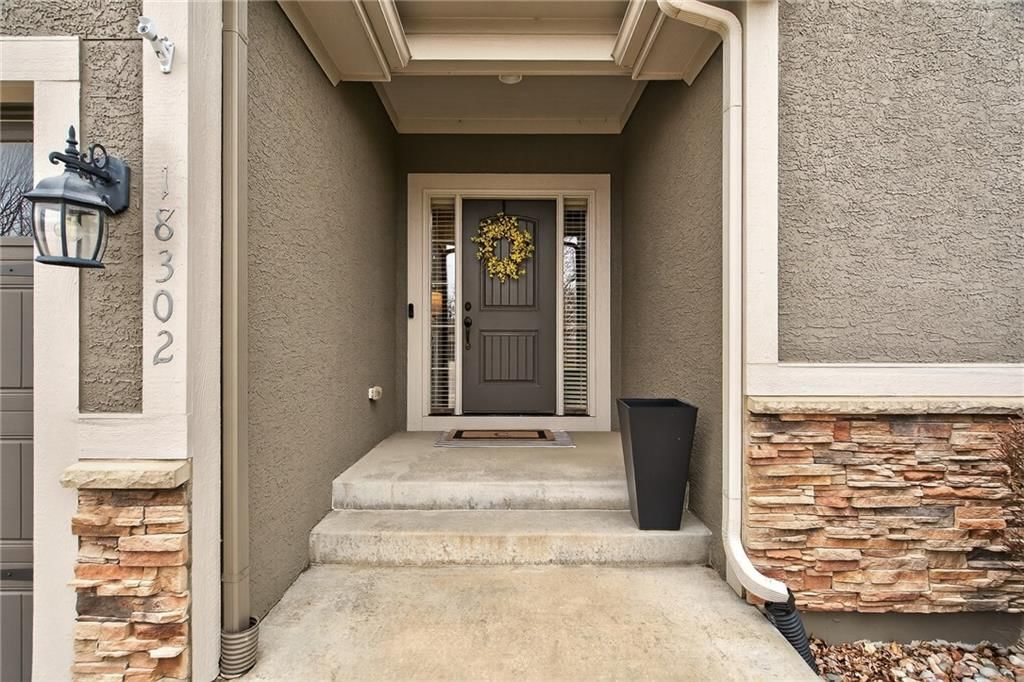 18302 W 194th Terrace — photo 39