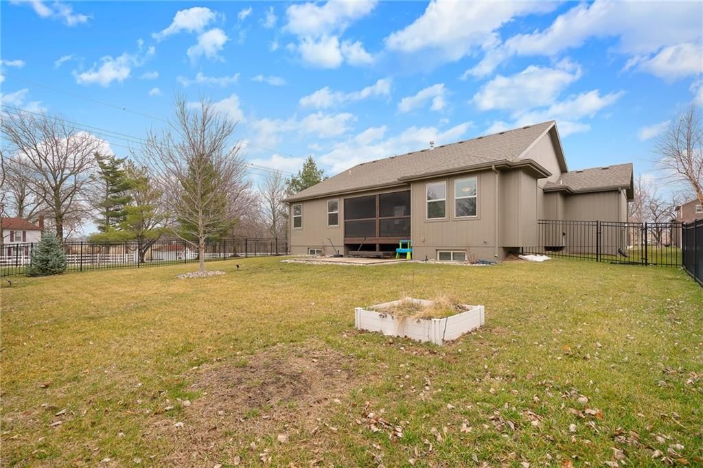 18302 W 194th Terrace — photo 42