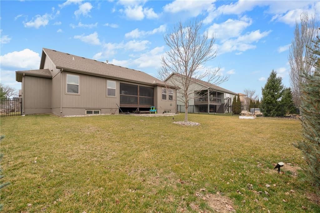 18302 W 194th Terrace — photo 43