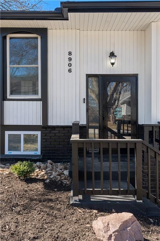8906 N Mcgee Street — photo 3