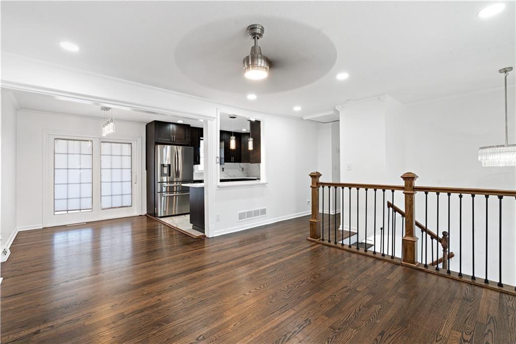 8906 N Mcgee Street — photo 8