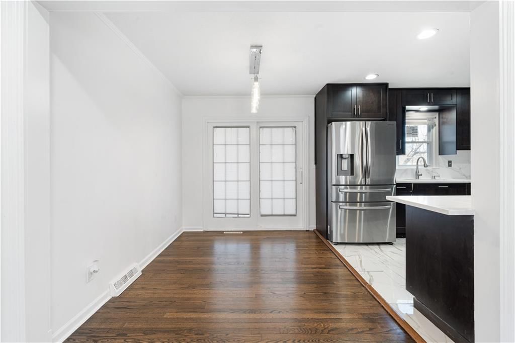 8906 N Mcgee Street — photo 9