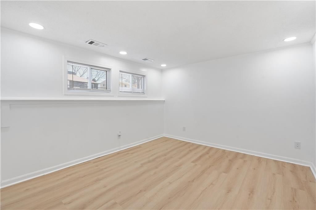 8906 N Mcgee Street — photo 25