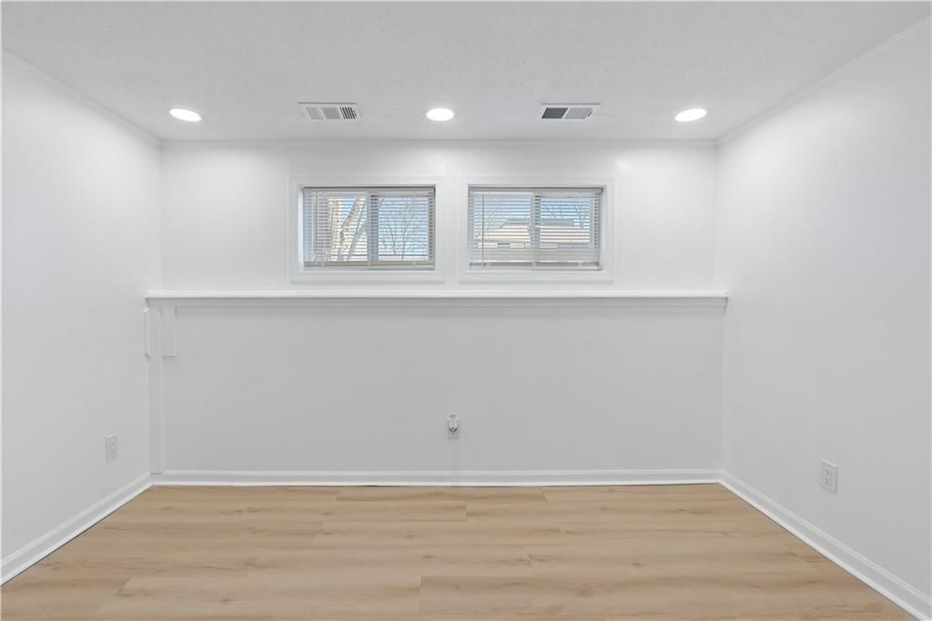 8906 N Mcgee Street — photo 26