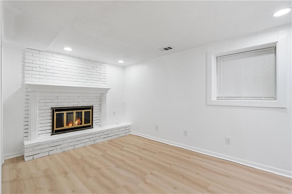 8906 N Mcgee Street — photo 28