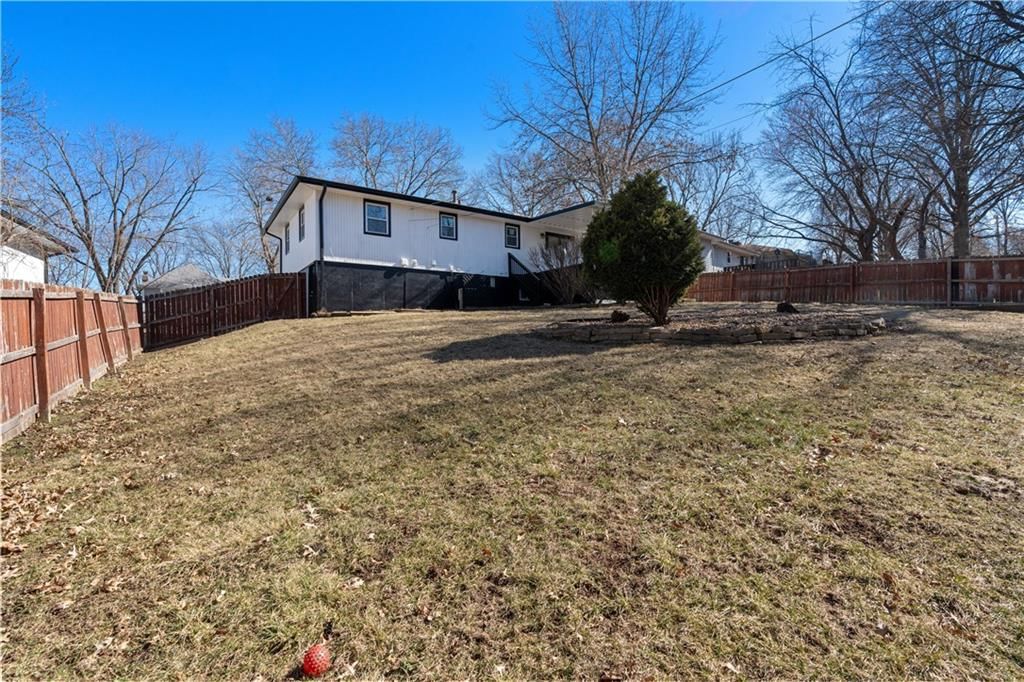 8906 N Mcgee Street — photo 42