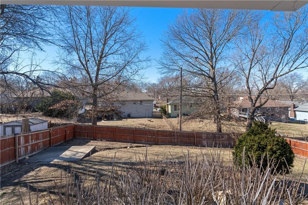 8906 N Mcgee Street — photo 45