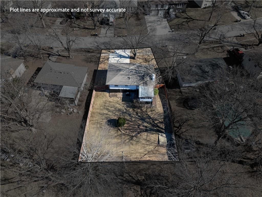 8906 N Mcgee Street — photo 47