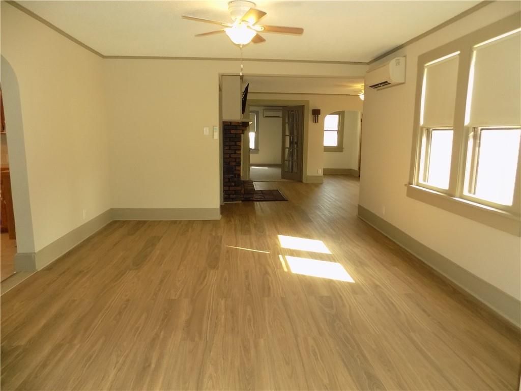 101 W Walnut Street — photo 6