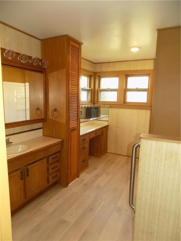 101 W Walnut Street — photo 13