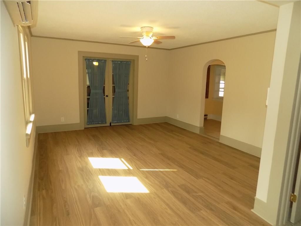 101 W Walnut Street — photo 17
