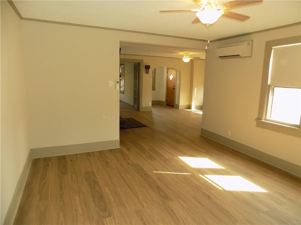 101 W Walnut Street — photo 18