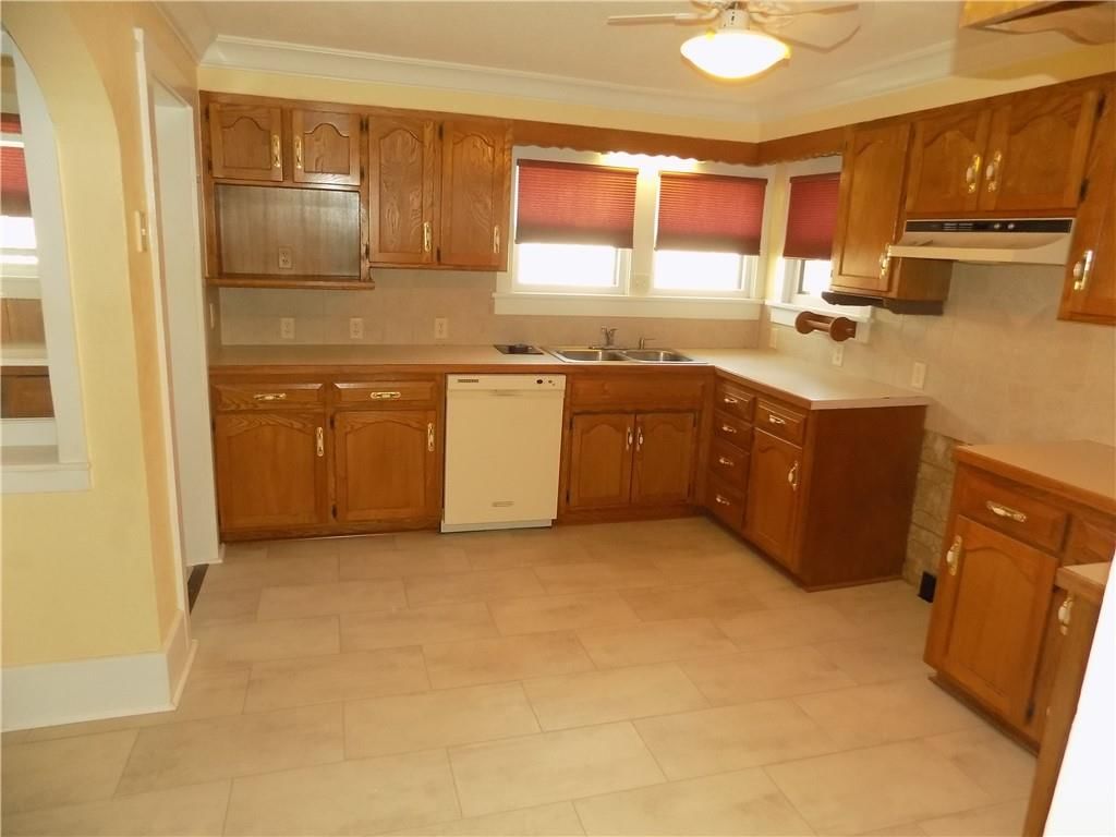 101 W Walnut Street — photo 19