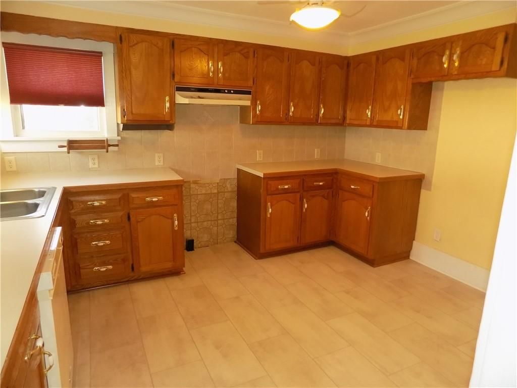 101 W Walnut Street — photo 20