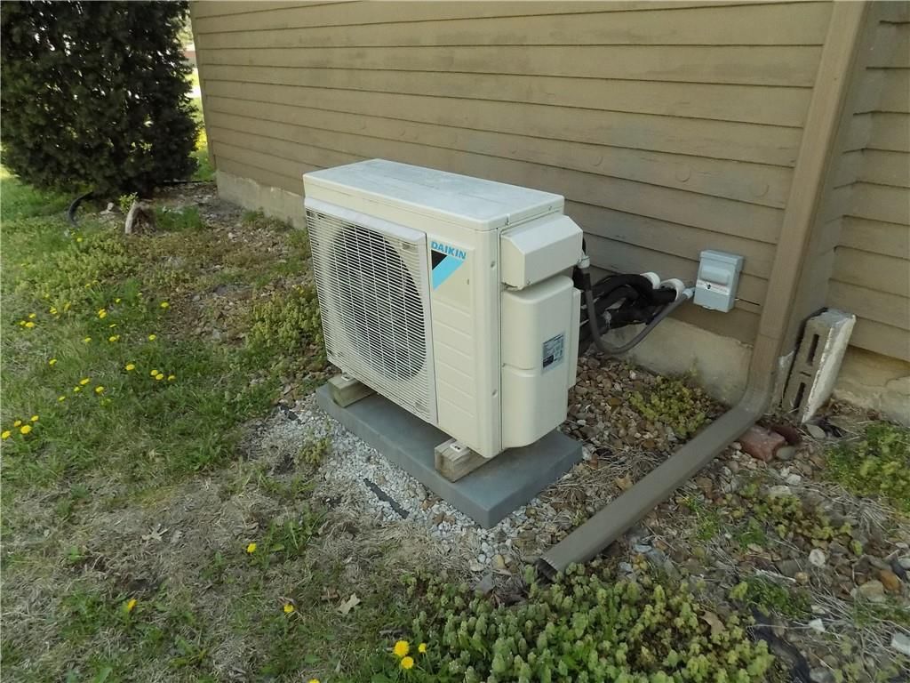 101 W Walnut Street — photo 28