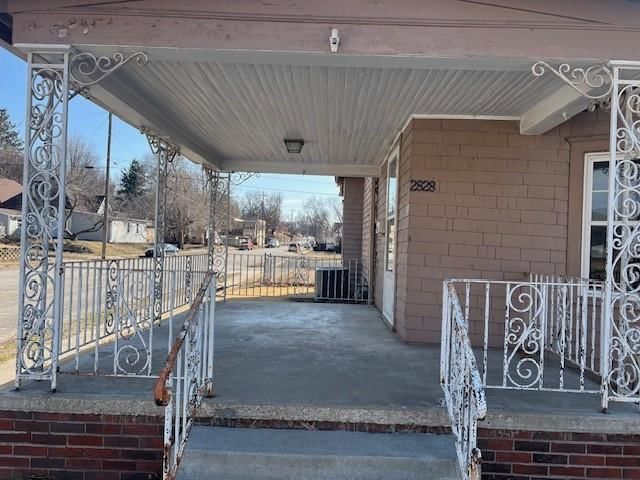 2828 Francis Street — photo 3