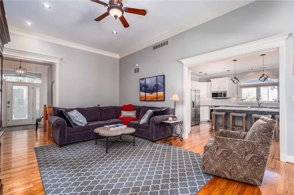 1216 Waverly Drive — photo 4