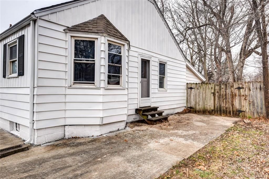 1524 W Sheley Road — photo 28