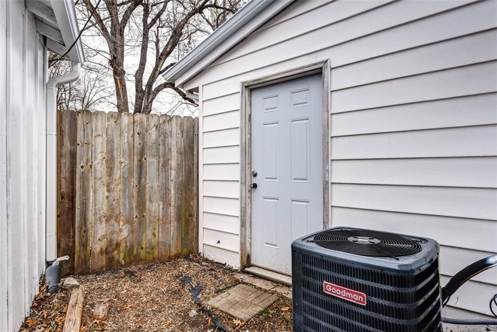 1524 W Sheley Road — photo 32