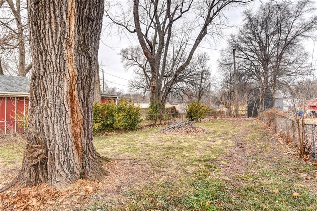 1524 W Sheley Road — photo 37