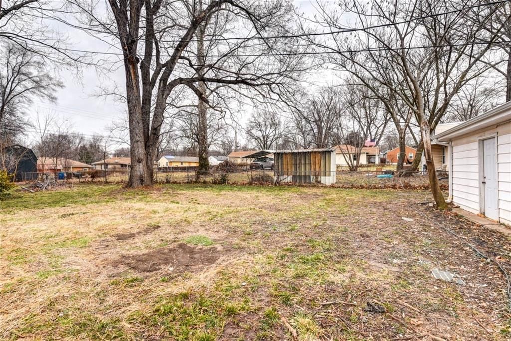 1524 W Sheley Road — photo 41