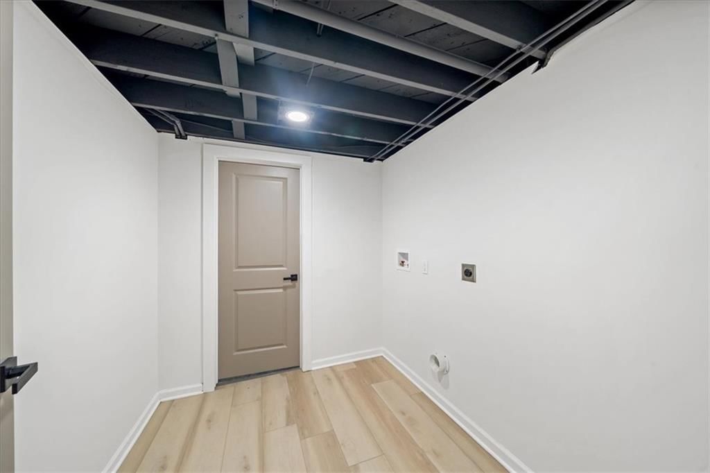 7932 Windsor Street — photo 22