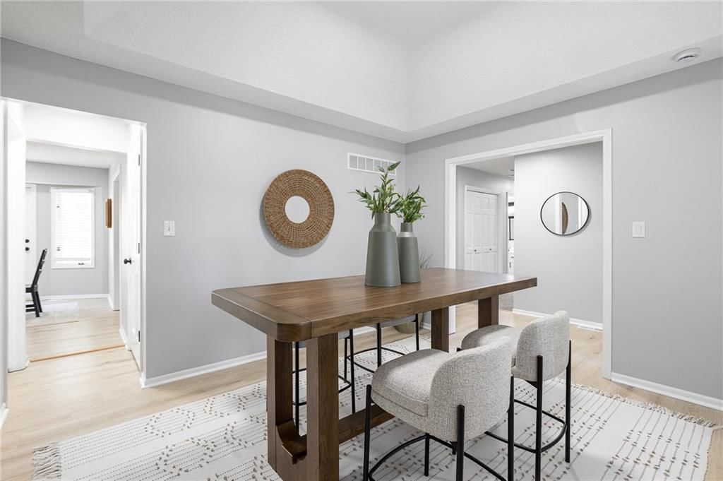 1912 NW Manor Drive — photo 9