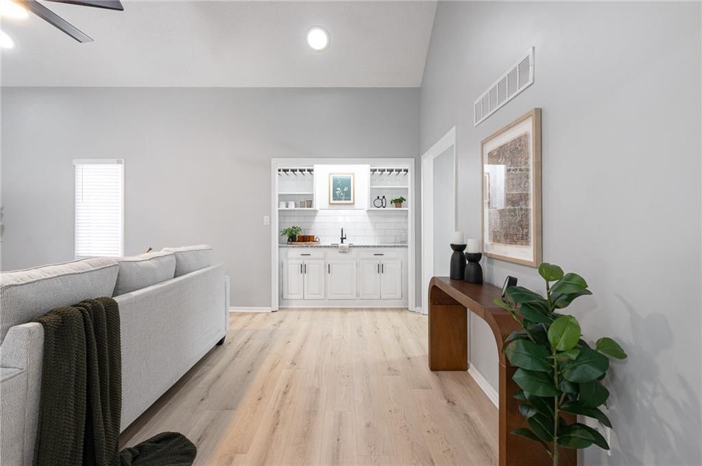 1912 NW Manor Drive — photo 12