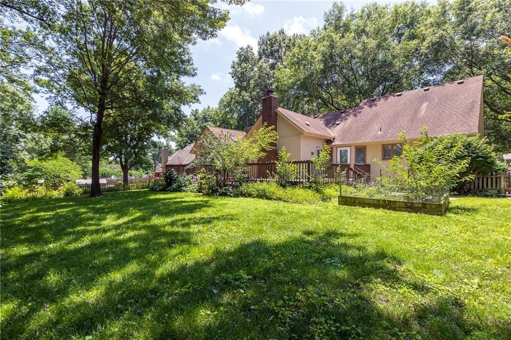 1912 NW Manor Drive — photo 54