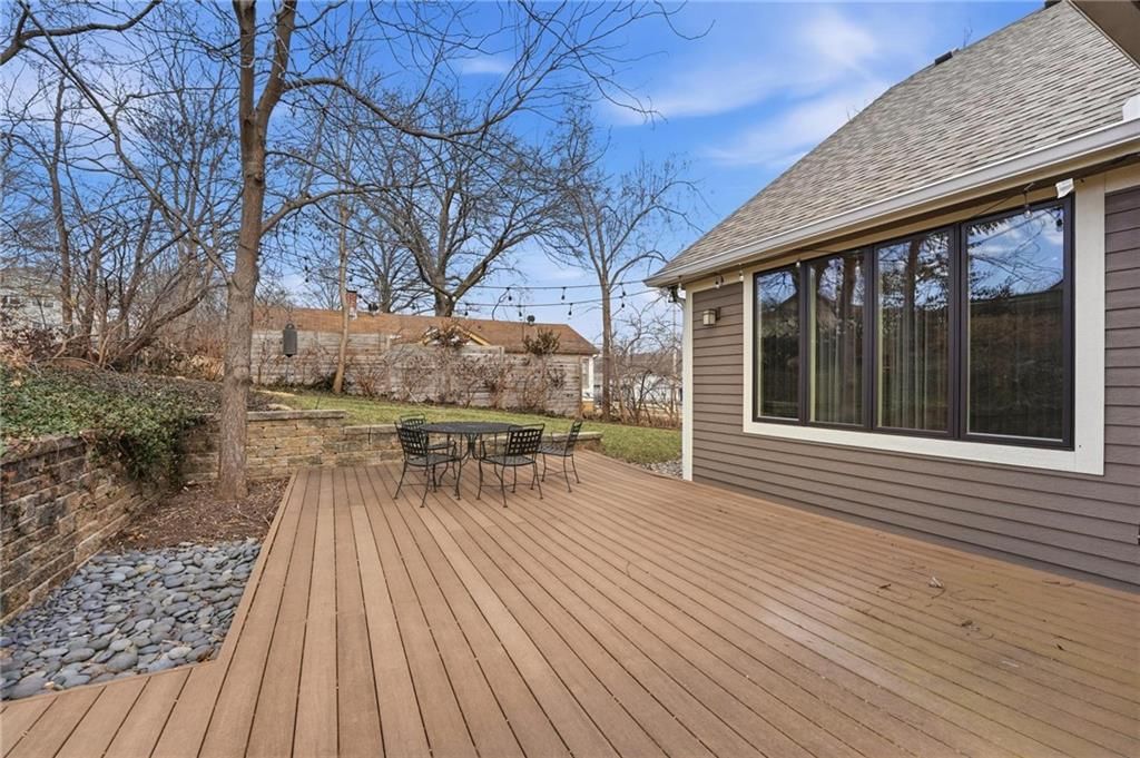 130 MORSE Avenue — photo 10
