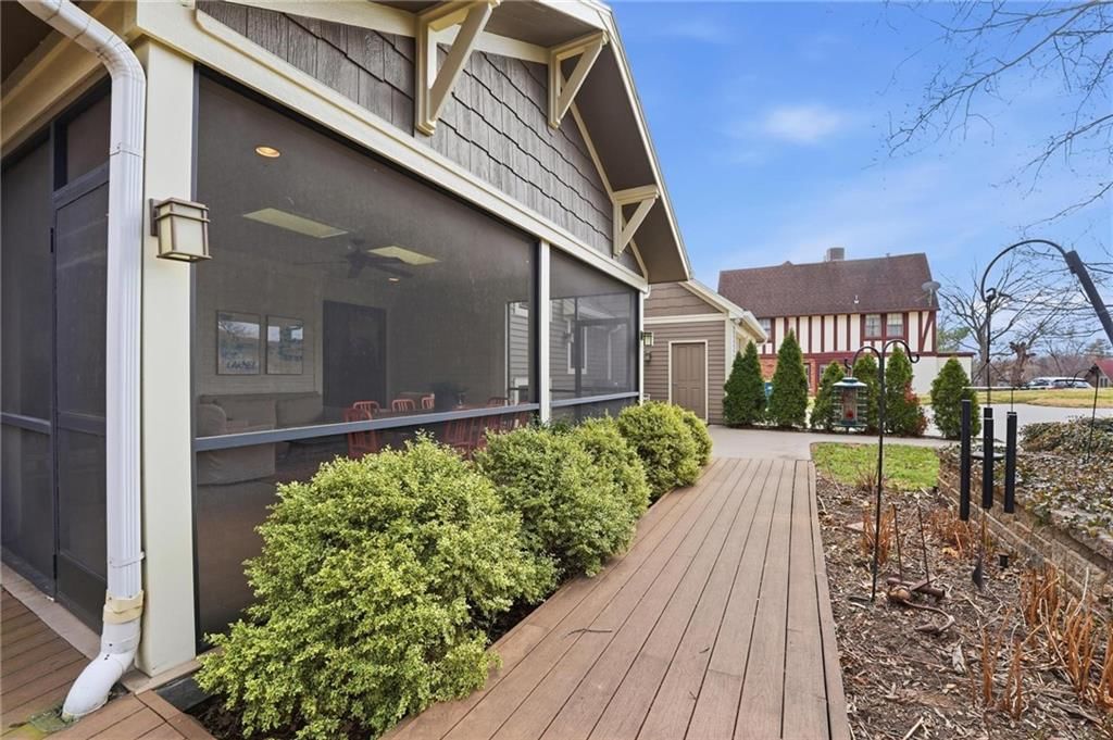 130 MORSE Avenue — photo 11