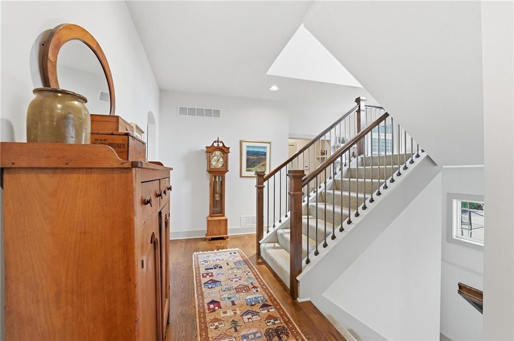 130 MORSE Avenue — photo 32
