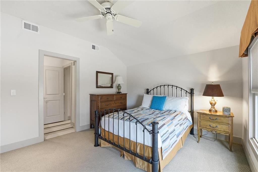 130 MORSE Avenue — photo 44