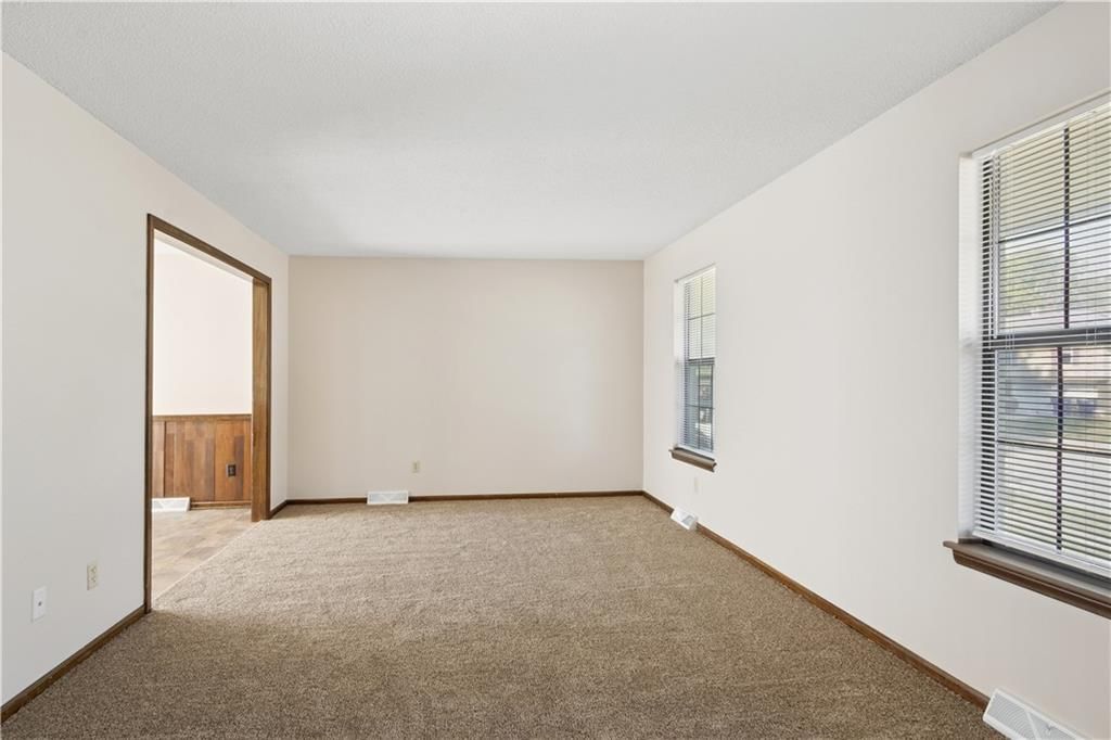 306 SW Sunset Drive — photo 2
