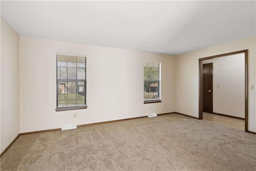 306 SW Sunset Drive — photo 3