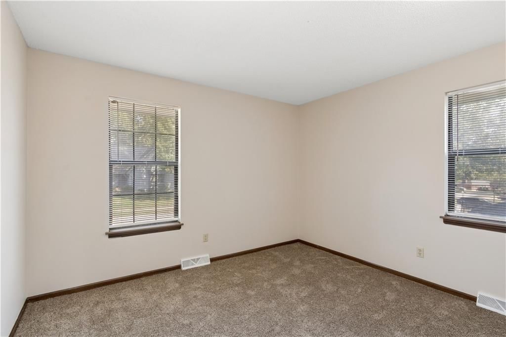 306 SW Sunset Drive — photo 14