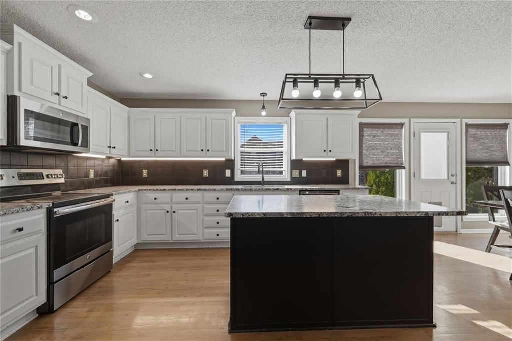 2513 SW 12th Street — photo 5