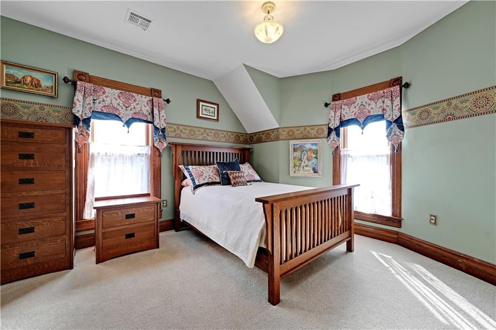 401 S Harrison Street — photo 33