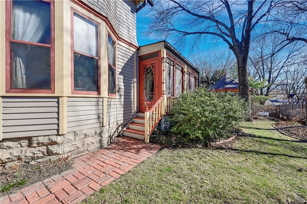 401 S Harrison Street — photo 47
