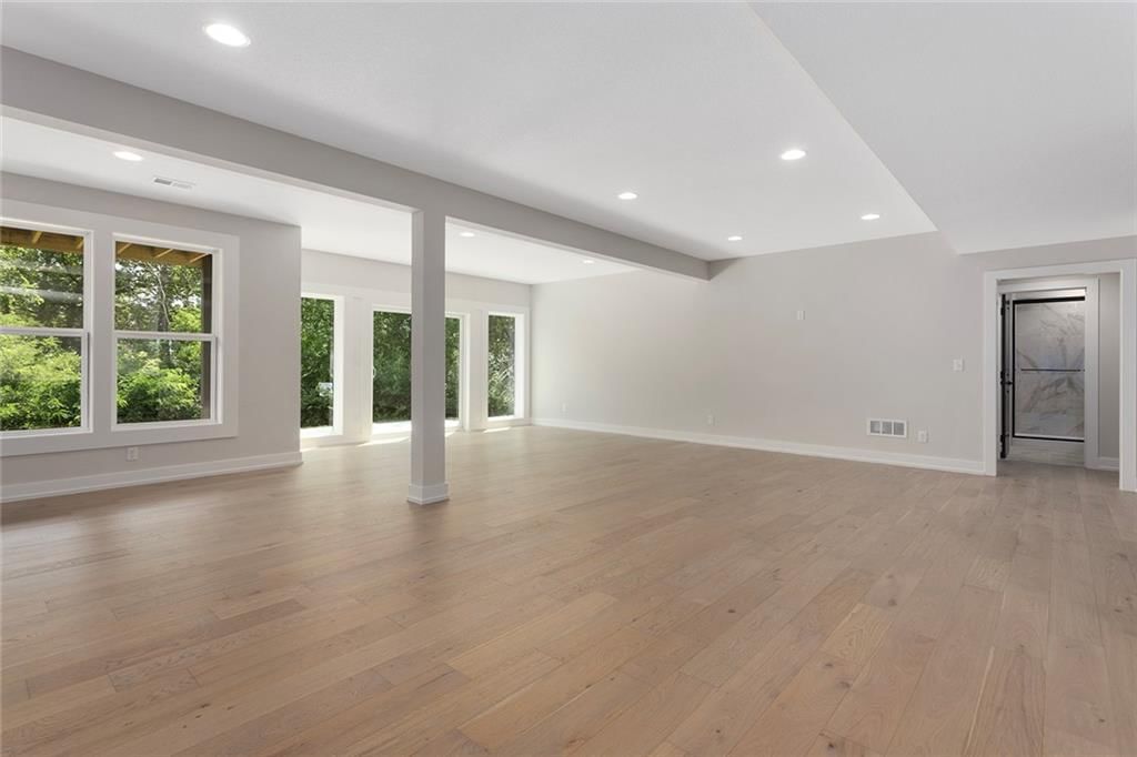 9727 N Montclair Avenue N — photo 36