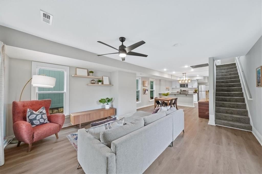 1015 W 29th Street — photo 3