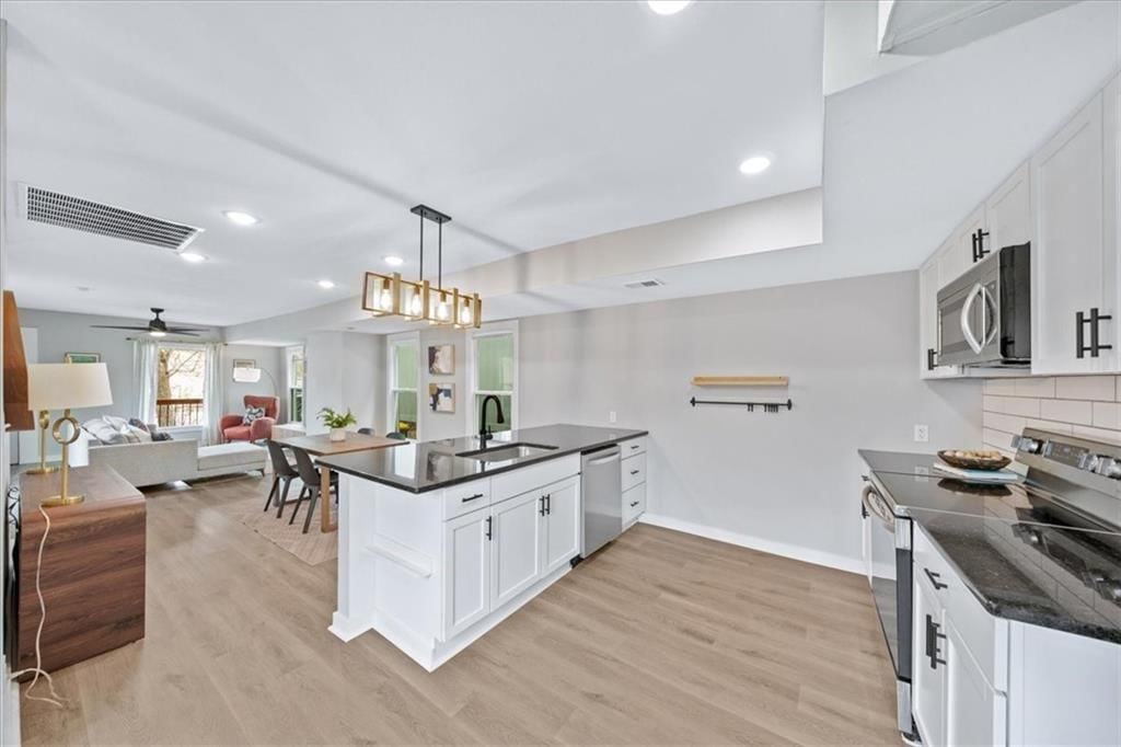 1015 W 29th Street — photo 12
