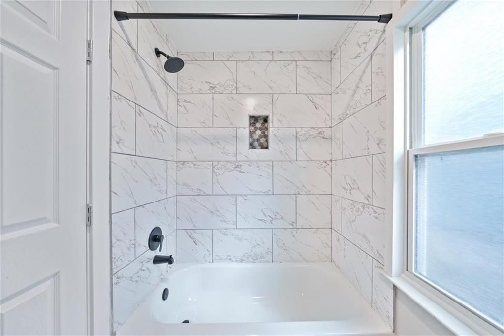 1015 W 29th Street — photo 19